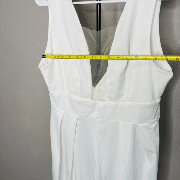 White Plunging Vneck Pants Jumpsuit Size Large - Picture 3 of 8
